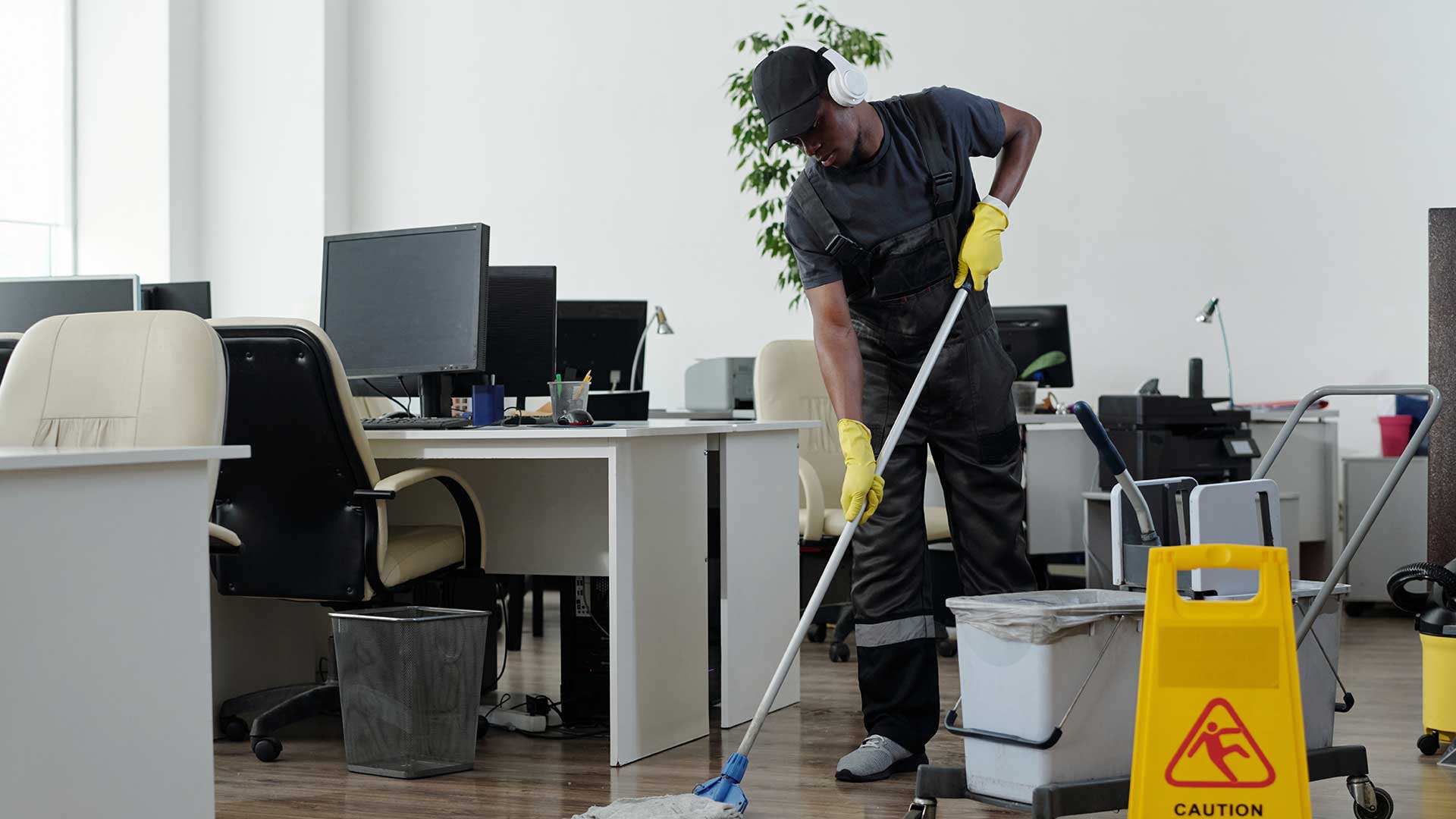 Commercial Cleaning Expert in Phoenix